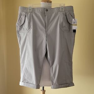 Counterparts Gray Capris with Lightweight Fabric and Rolled Hem